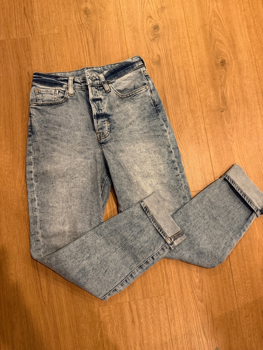 H&M woman’s Washed Light Blue Slim Straight Jeans